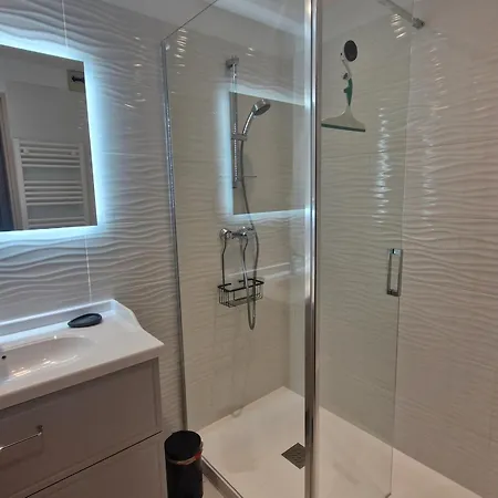 Apartment : Moderne Pour 4 Personnes - Fr-1-780-86 Sainte-Maxime